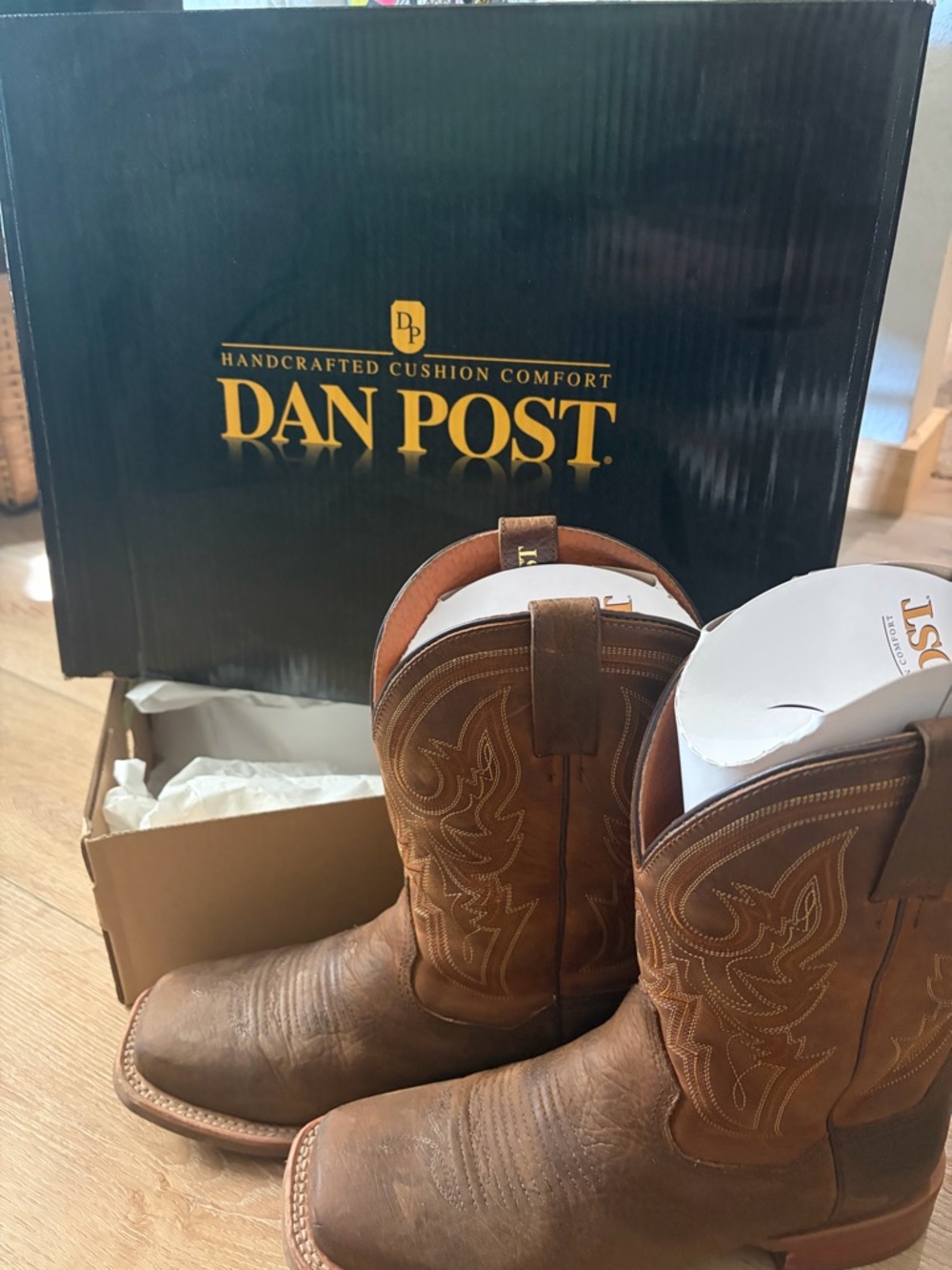 New in box men’s 10 1/2 Dan Post square toe cowboy boots